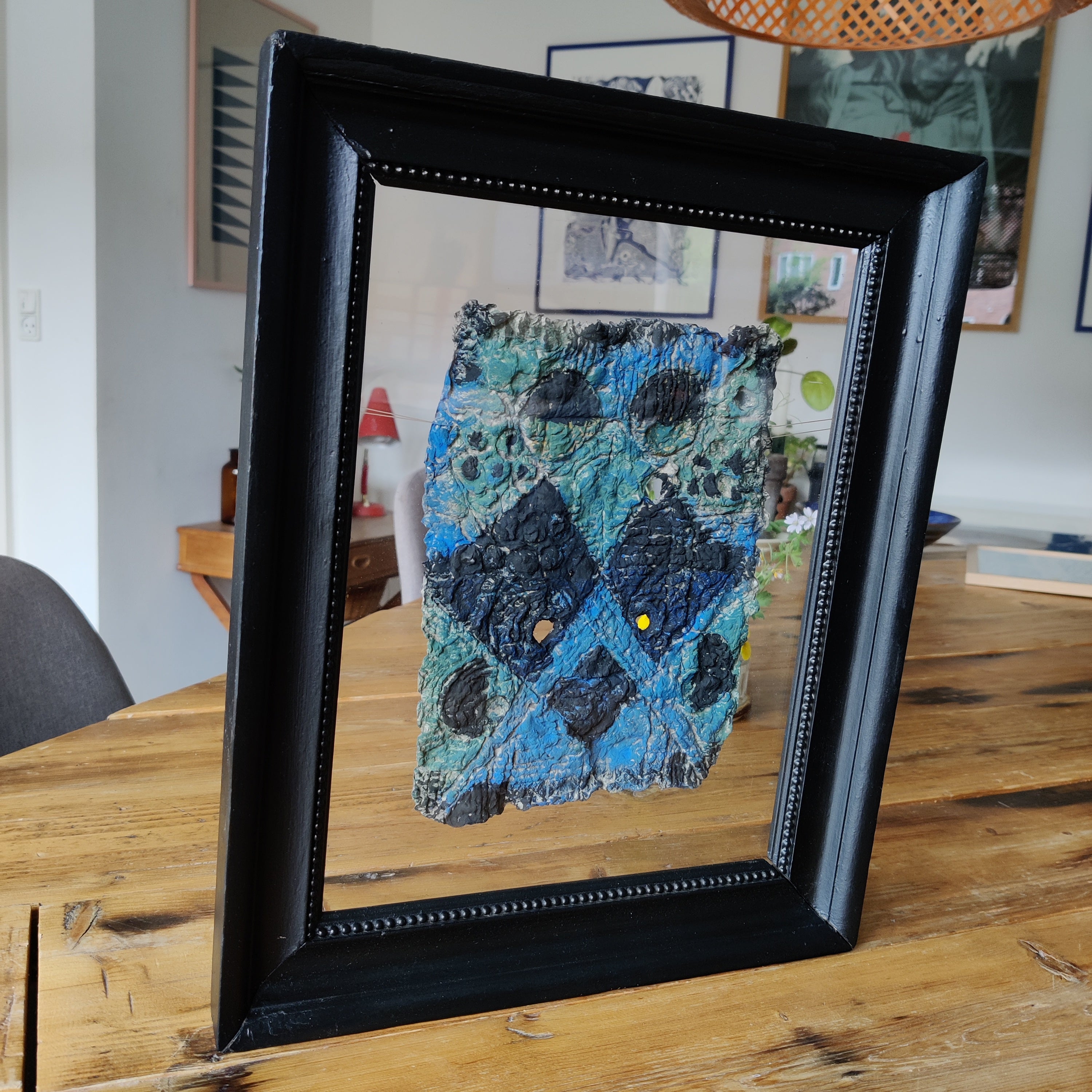 The paper pulp floating cloth framed